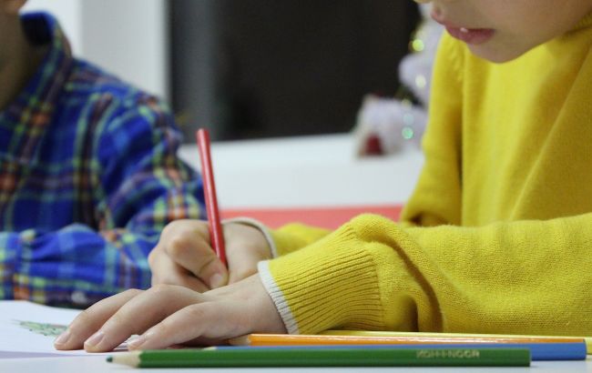 В Украине обсуждают дистанционное обучение в школах: к чему готовиться