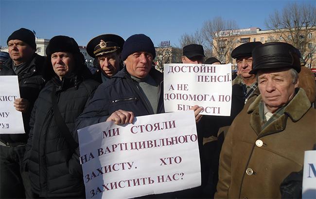 Для перерахунку пенсій військовим на рік потрібно майже 8 млрд гривень, - Розенко