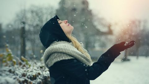 Синоптики рассказали, когда в Украине закончатся снегопады и метели