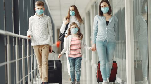 Франция ужесточила условия въезда в страну из-за штамма "Омикрон"