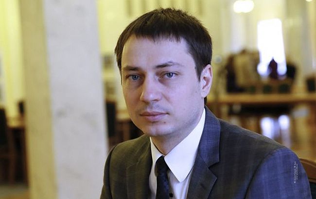 Від Зеленського вимагають відмінити поправку Геруса про імпорт електроенергії з РФ