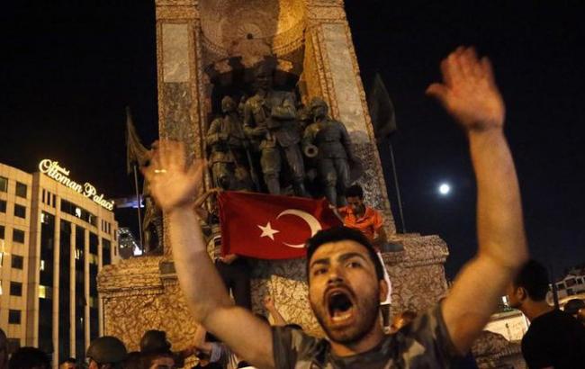 Переворот в Турции: число погибших увеличилось до 194 человек
