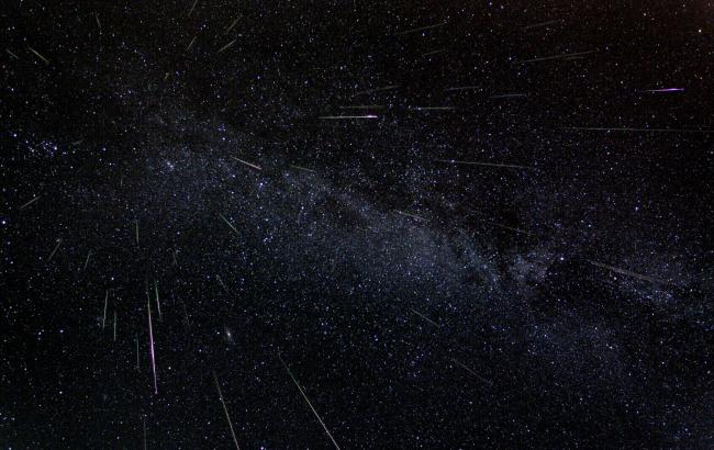 NASA показало видео метеоритного потока Персеиды
