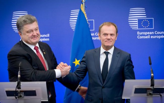 Туск сподівається, що ЄС найближчим часом погодить безвізовий режим з Україною