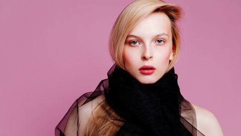 Как выбрать и носить шарф: модные правила от стилиста