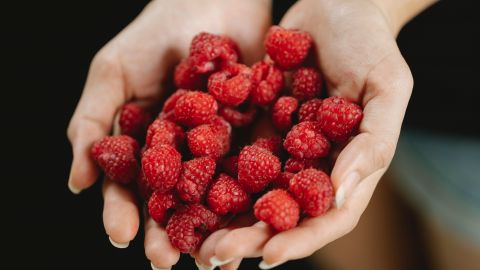 Сезон малини в Україні: скільки коштують ягоди