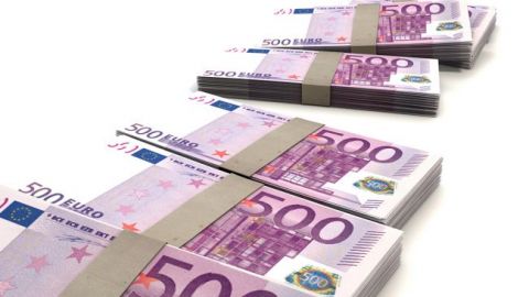 Курс евро опустился ниже 28 гривен впервые с января 2017