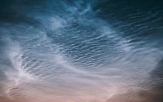 У небі над Вінницькою областю зафіксували незвичайні хмари: чим вони особливі (фото)