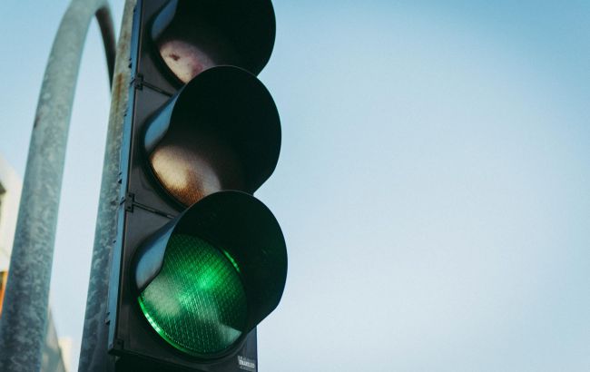 У Києві з'явилися світлофори для людей із порушенням зору: як вони працюють (фото)