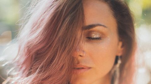 Як рідше мити голову: корисні поради, які допоможуть продовжити свіжість волосся