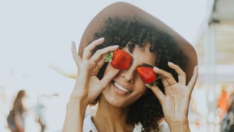 Що їсти і пити у спеку: дієтолог навела приклади літнього меню