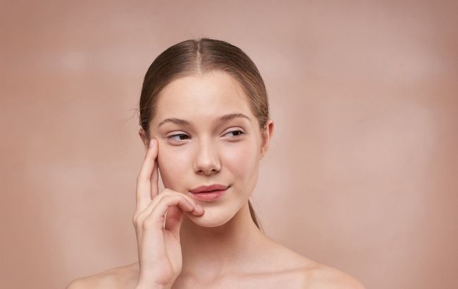 Омолоджуюча маска для обличчя на основі фітоестрогенів: ефективний рецепт