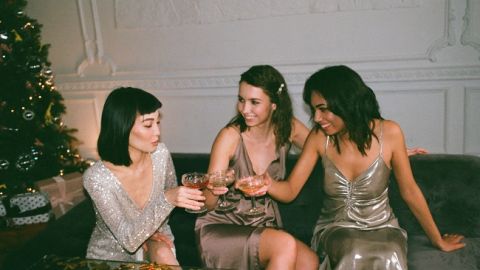 Як вживати алкоголь на свята: правила безпеки від експерта