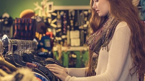 Стиліст назвала 10 речей, з якими давно пора розпрощатися