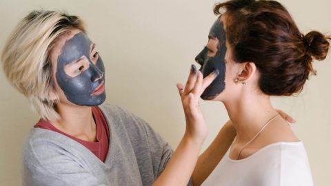 Косметолог назвала главные ошибки в домашнем уходе, которые портят кожу