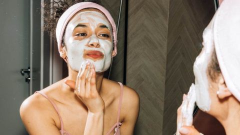 Лікувати шлунок і прибрати каву: косметолог розкрила секрети догляду при розацеа