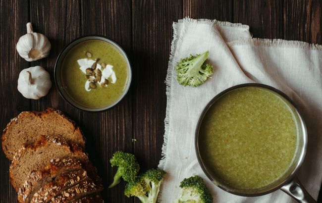 Зарядит энергией и надолго насытит: готовим пряный суп-пюре из горошка