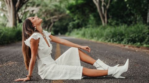 Як виглядати жіночно і елегантно влітку: лайфхаки від стиліста