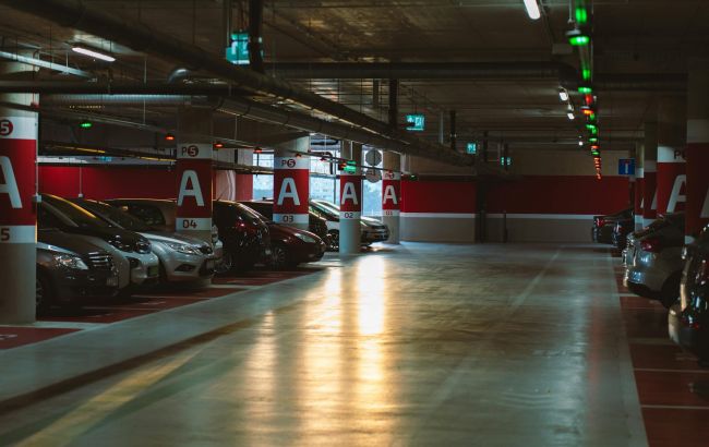 Київ більше не лідер: де у передмісті столиці за паркомісце просять понад мільйон гривень