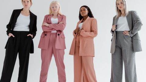 Как скрыть широкие бедра или торчащий живот: выбираем брюки по типу фигуры