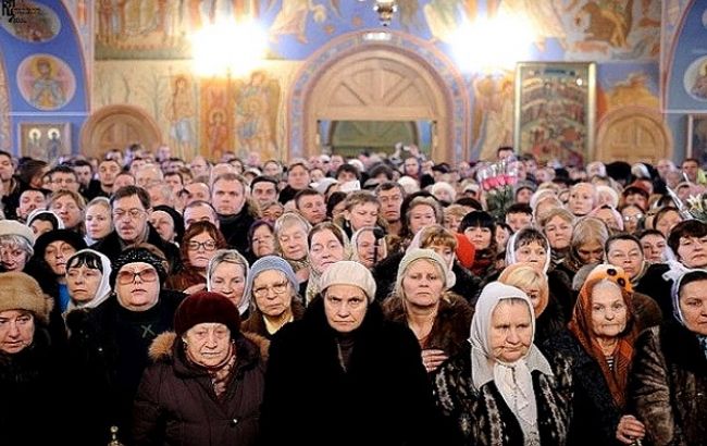 Більше двох третин росіян сподіваються на бога