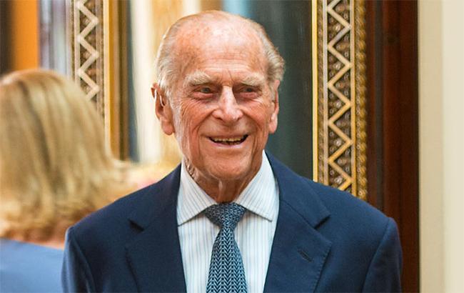 От монарших обязанностей отходит муж Елизаветы II