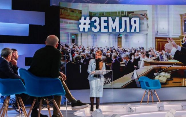 Тимошенко: закон про ринок землі не рятує країну від дефолту