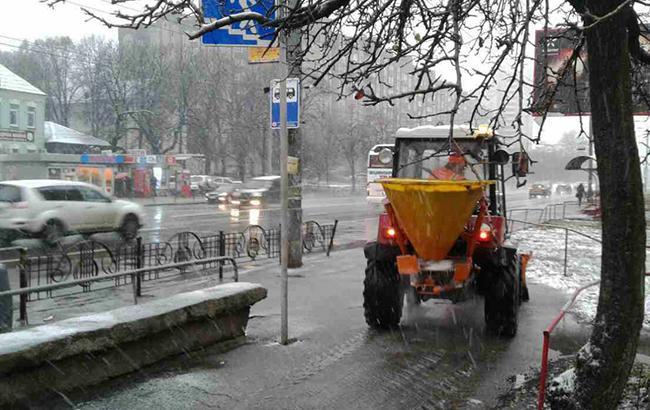 Синоптики предупреждают о гололедице на дорогах Киева 20-22 января