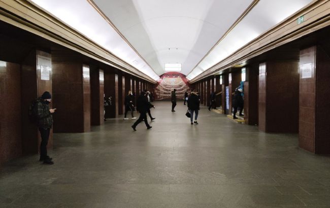 У Києві відновили роботу центральні станції метро. Вибухівки не знайшли