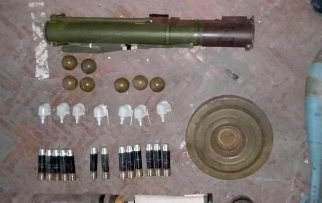 В Авдіївці в кінотеатрі виявили арсенал зброї