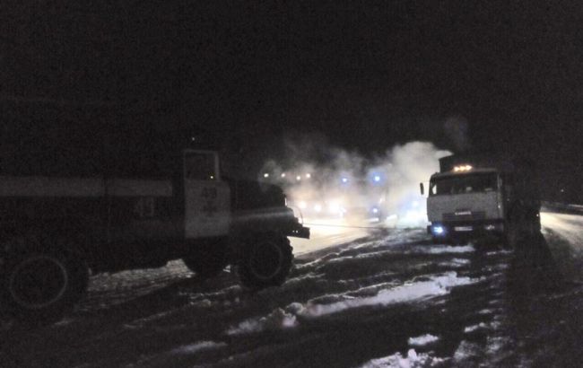 Из-за снежных заносов в Днепропетровской области застрял автобус с детьми