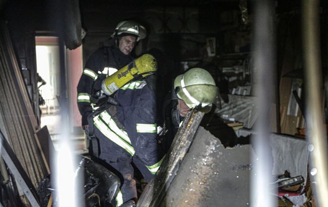 У Києві вночі горів гуртожиток НАУ, евакуювали більше сотні осіб