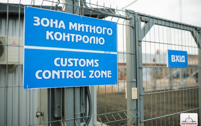 Эксперт: ни один таможенник на границе не хочет оформлять легальный груз