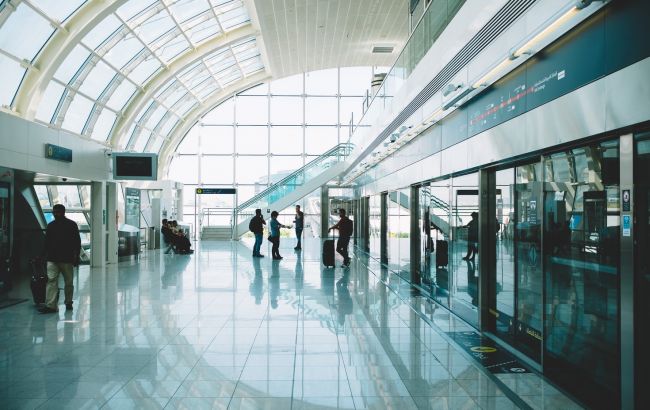 Заборона на виїзд із країни. В ОАЕ запроваджують жорсткі правила для невакцинованих