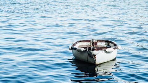 Возле Аргентины затонула лодка, один человек погиб