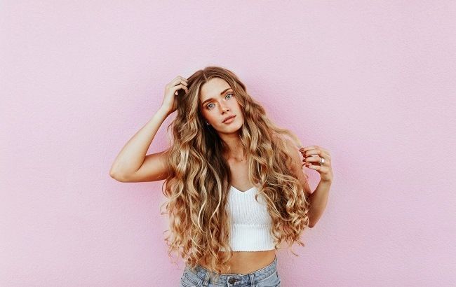 Як шовк: топ-5 секретів розкішного волосся від професіонала