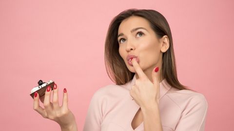 Вороги дієт: 5 шкідливих фуд-звичок, від яких потрібно терміново позбутися