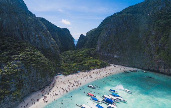 Через чотири роки. У Таїланді для туристів відкрили знаменитий пляж Мая Бей