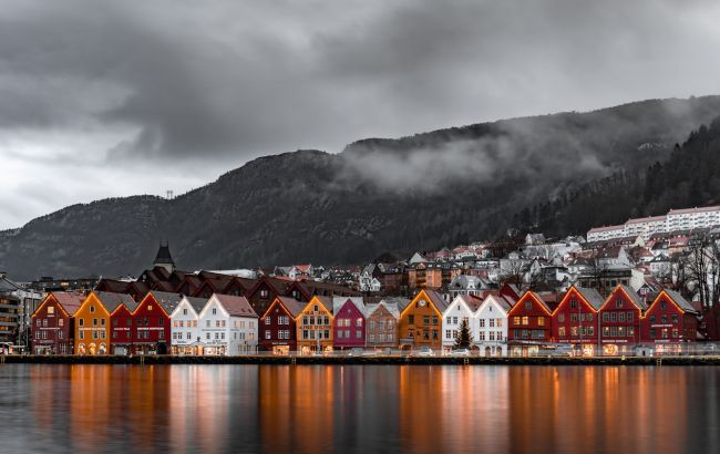 Власти Норвегии снимают часть ограничений: что нужно знать