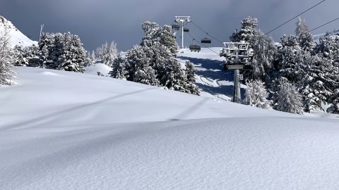 На гірськолижних курортах Австрії фіксують спалахи COVID: що відомо