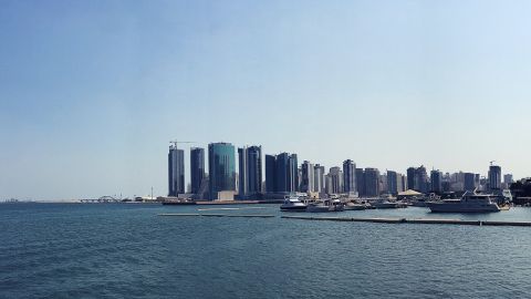 Без тестов и карантина: в еще одной популярной стране сняли ограничения