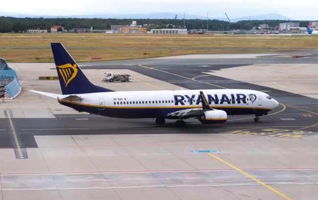Ryanair скорочує одразу 23 маршрути у січні: названі причини