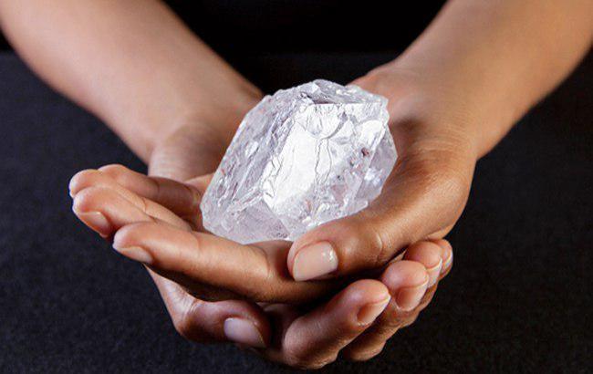 Найбільший алмаз у світі продадуть частинами