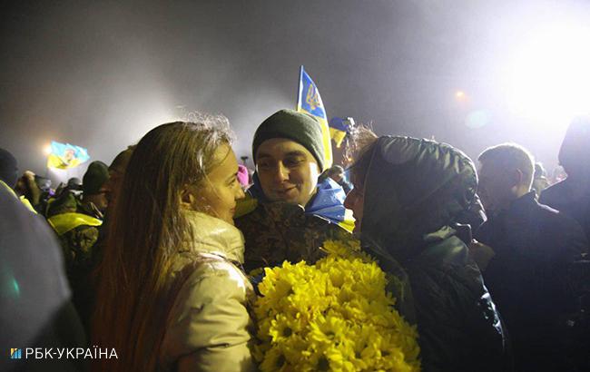 "Ком в горле": Геращенко поделилась эмоциями о первых минутах встречи освобожденных заложников