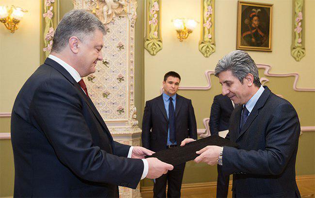 Порошенко прийняв вірчі грамоти від послів Нідерландів, Лівану та Судану