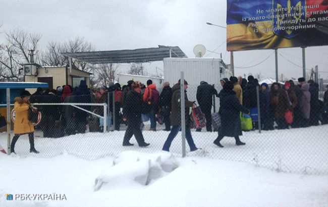 На Донбассе КПВВ за сутки пересекла более 31 тыс. человек