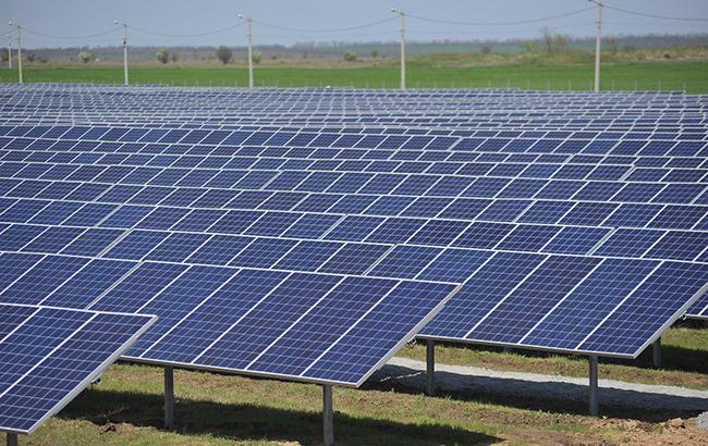 У Запорізькій обл. ввели в експлуатацію першу чергу найбільшої сонячної електростанції в Україні