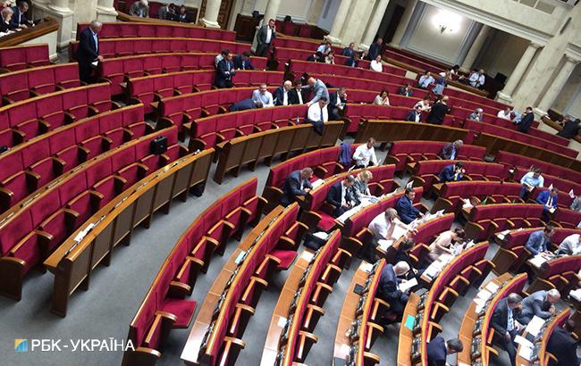 Рада продолжила рассмотрение поправок к законопроекту об антикоррупционном суде