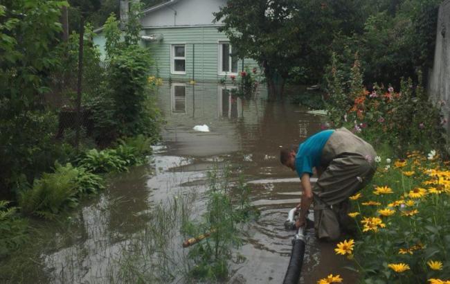 Непогода в Чернігові: 50 осіб потребують відселення