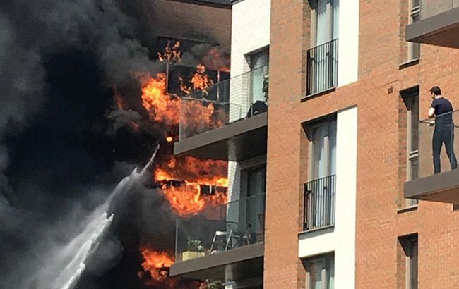 У центрі Лондона горить житловий будинок